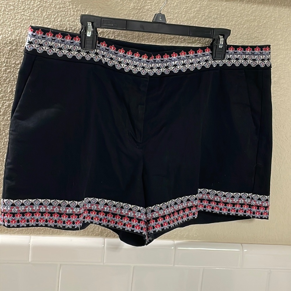 LOFT Black shorts with embroidery . NEW condition . NEW without tags . SZ 14